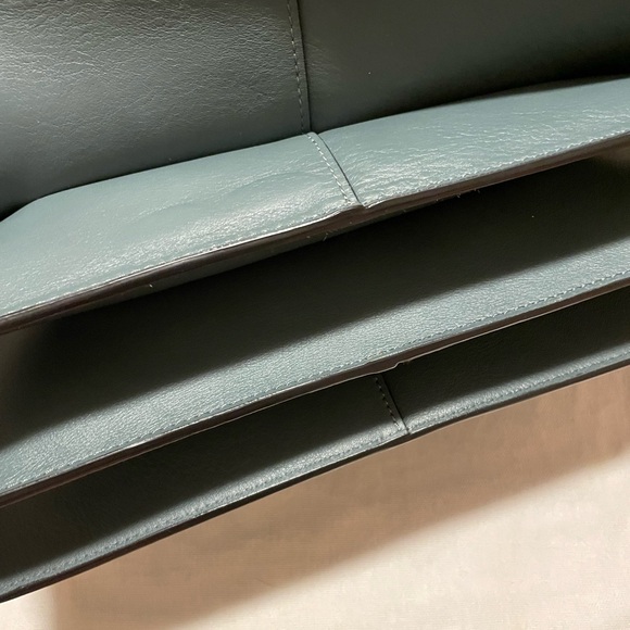 Chloe Medium Faye Shoulder Bag - Picture 8 of 12